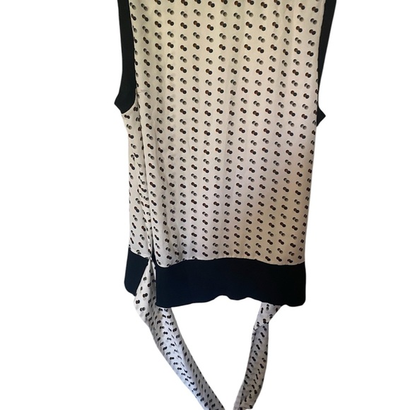 Trouve Black and White Geometric Blouse with Tie Detail - Picture 3 of 4